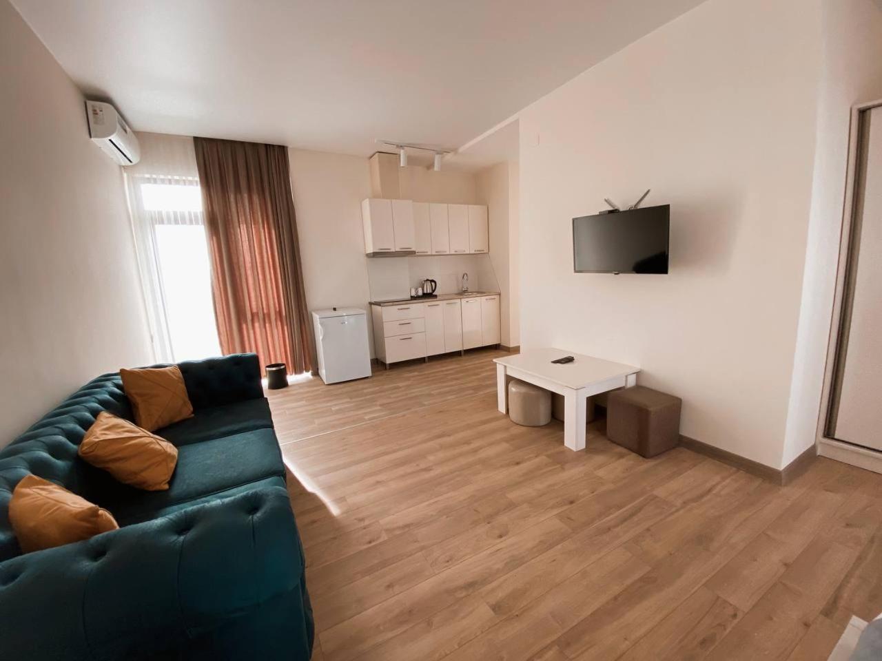 Gg Aparthotel Батуми Екстериор снимка