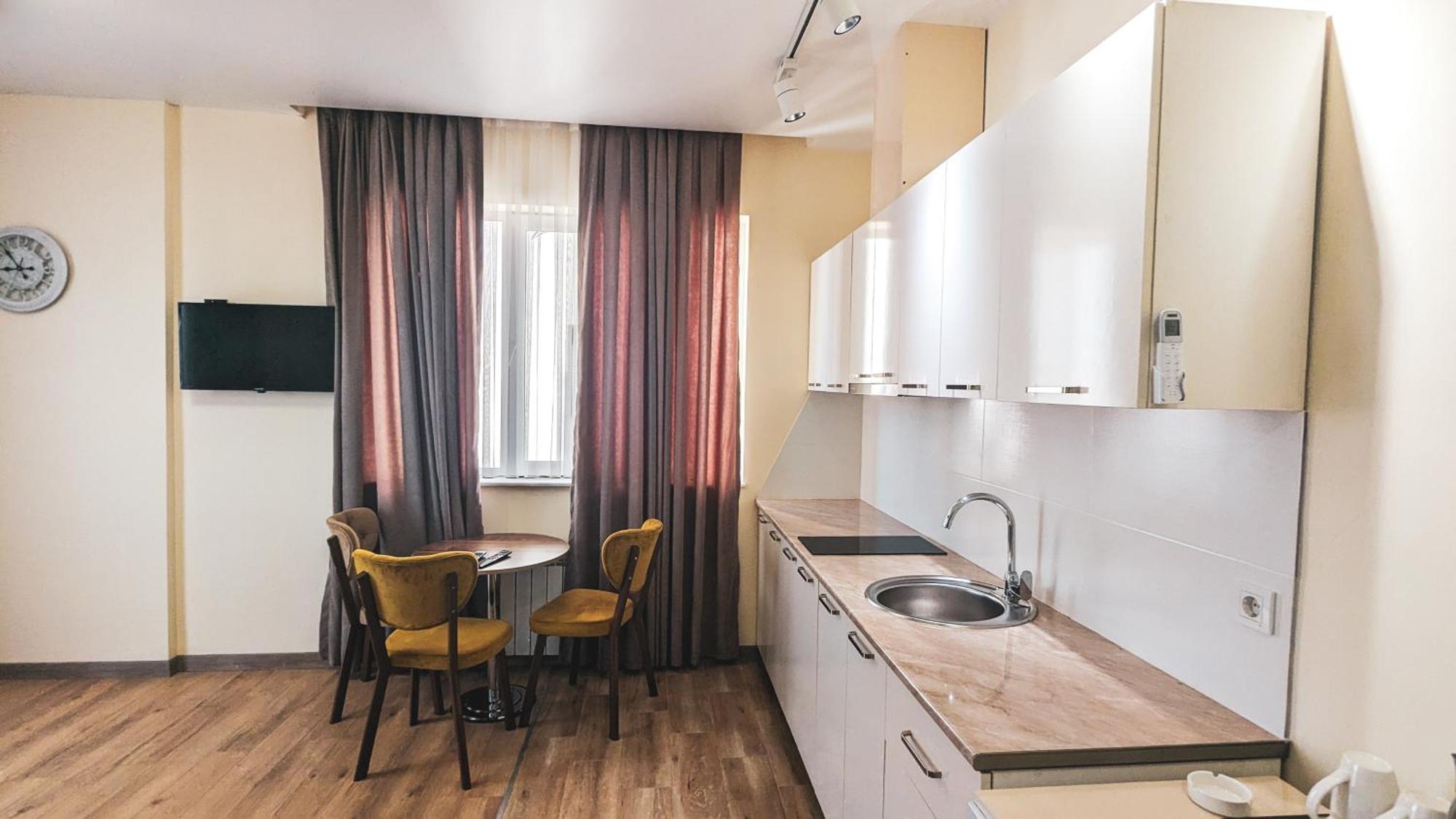 Gg Aparthotel Батуми Екстериор снимка